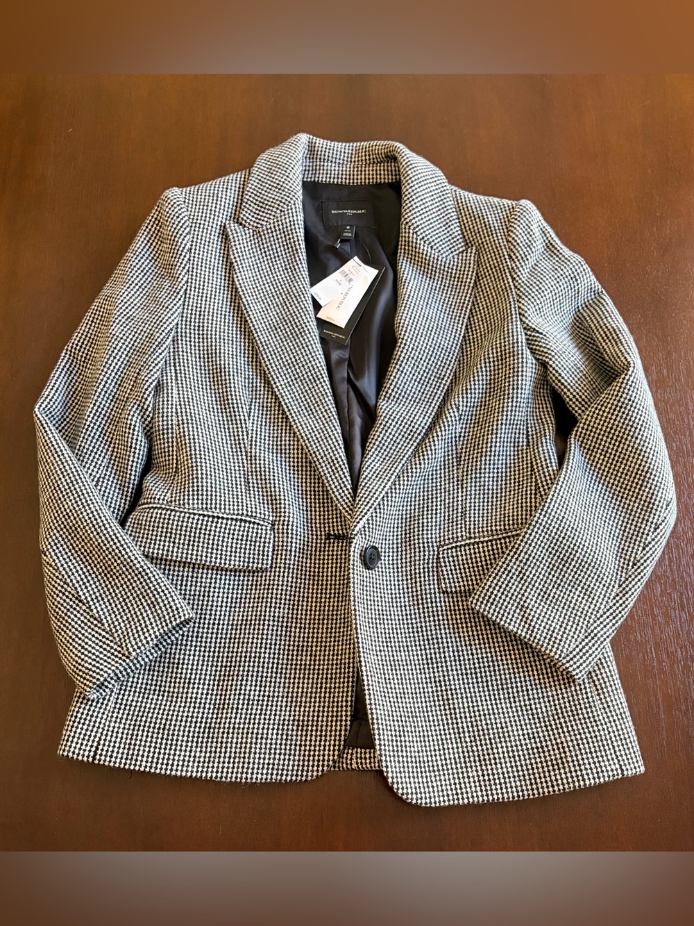 Banana Republic Black and White Houndstooth Blazer